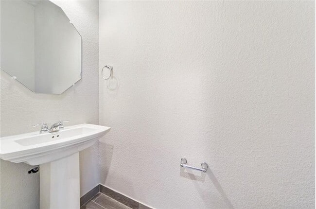 Building Photo - Brand New 3 Story Townhome