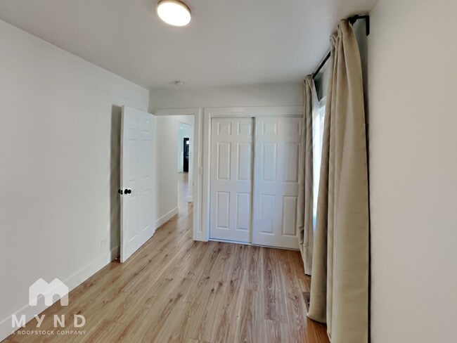 Building Photo - 3732 Buell St