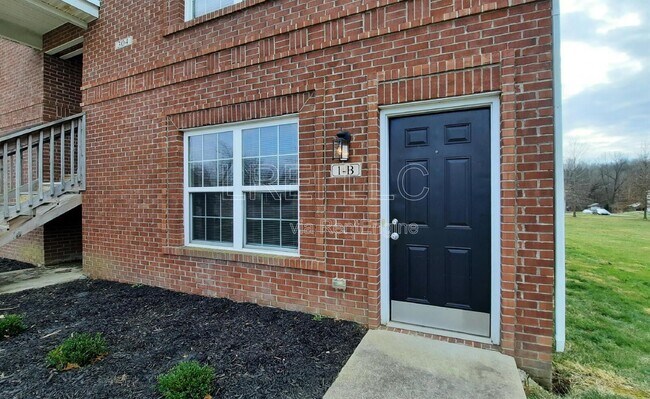 Building Photo - 304 Keeneland Dr