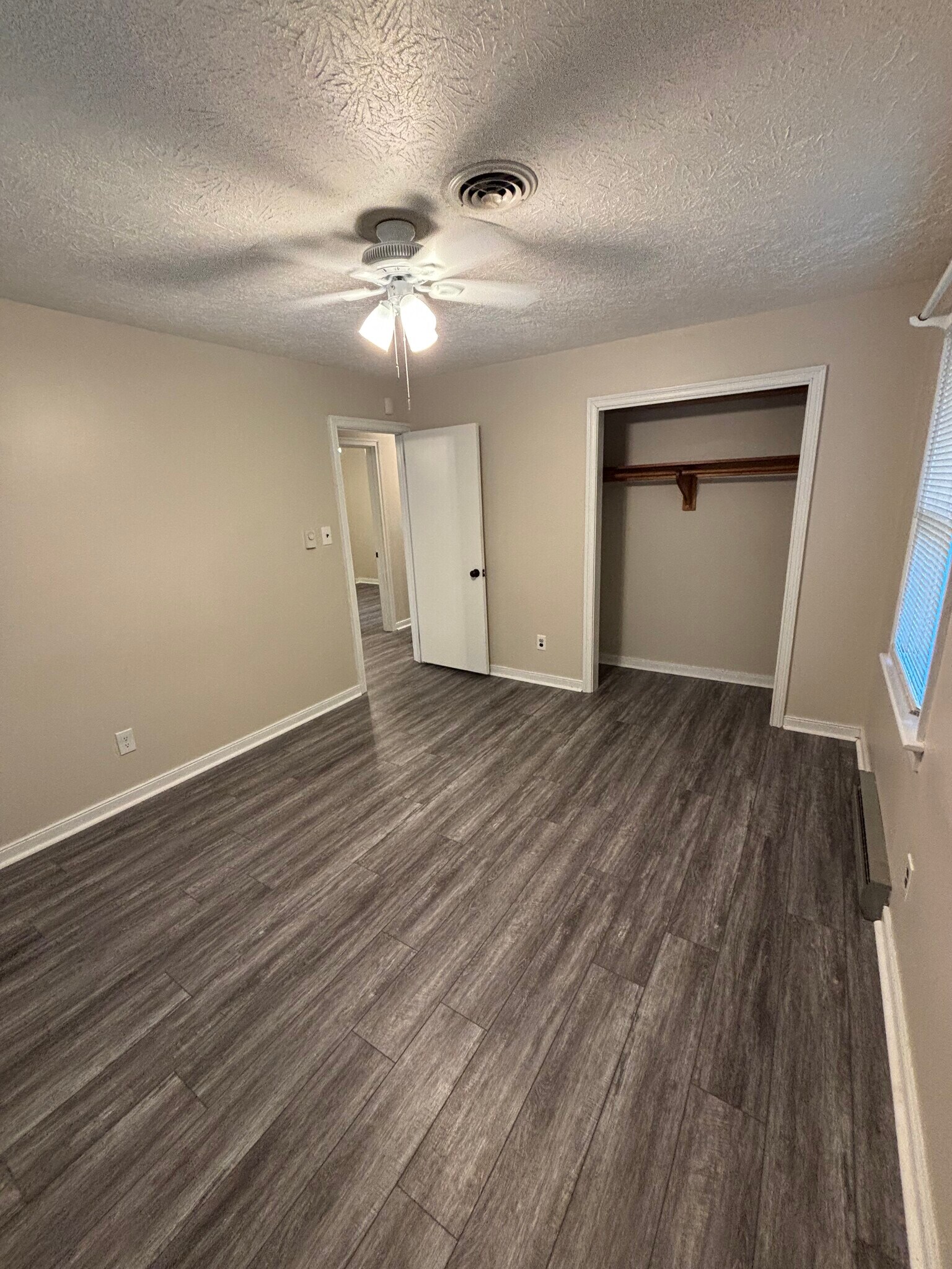 Master Bedroom - 2925 Stanwix Ln