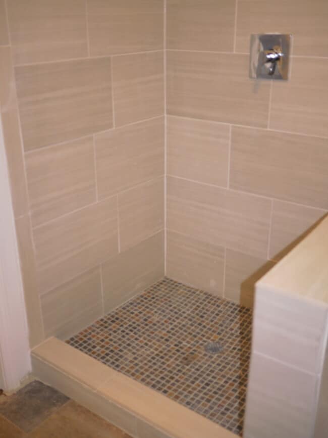 Building Photo - Charming 2-Bed, 1.5-Bath Home with 2-Car Garage in Hesperia, CA!