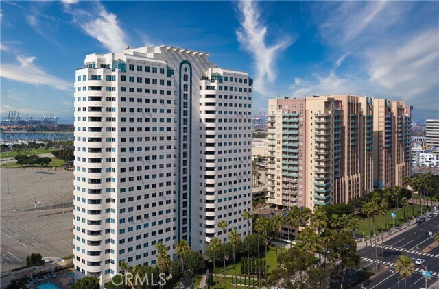 Building Photo - 525 E Seaside Way