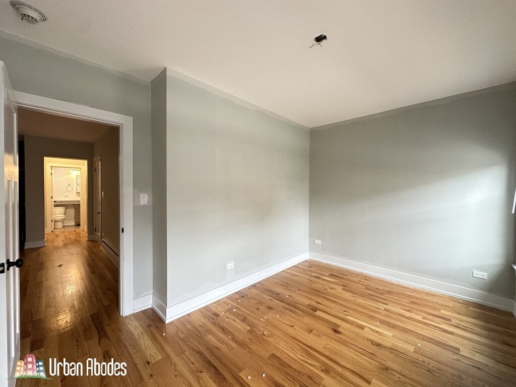 Building Photo - 811 Elm St