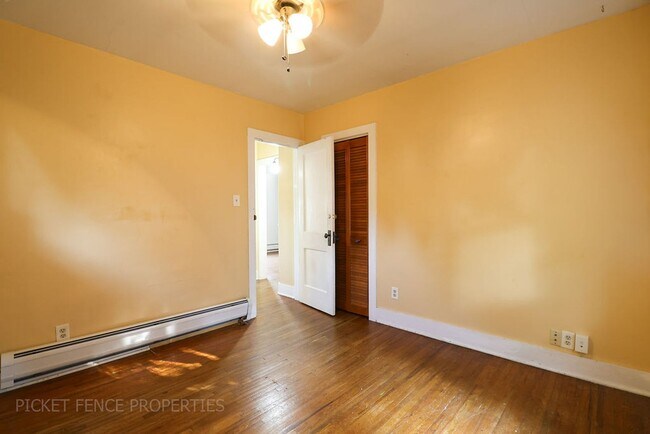 Building Photo - Beautiful Historic Two Bedroom Home