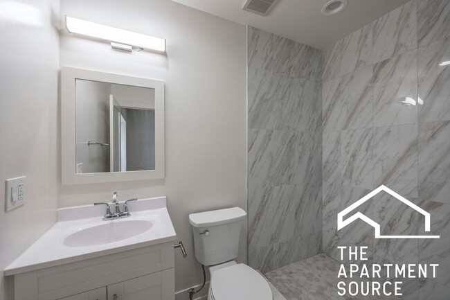 Building Photo - 654 W Gordon Terrace