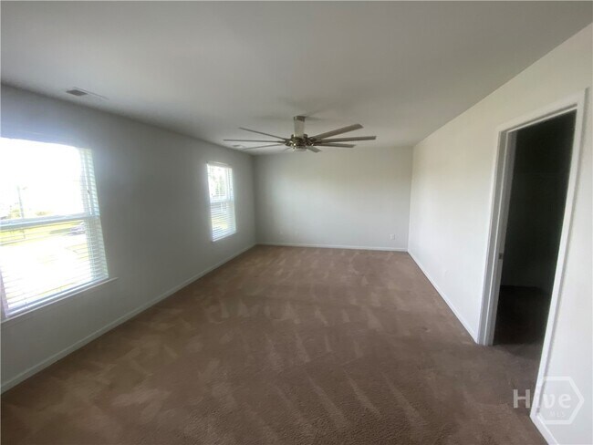 Building Photo - 654 Hogan Dr