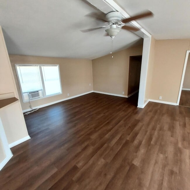 Building Photo - 2 Live Oak Ln