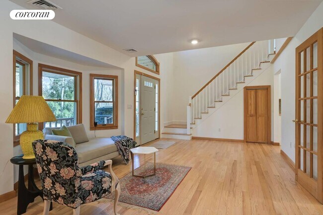Building Photo - 563 Montauk Hwy