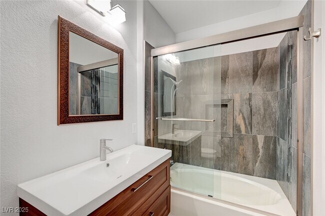 Building Photo - 75 N Valle Verde Dr