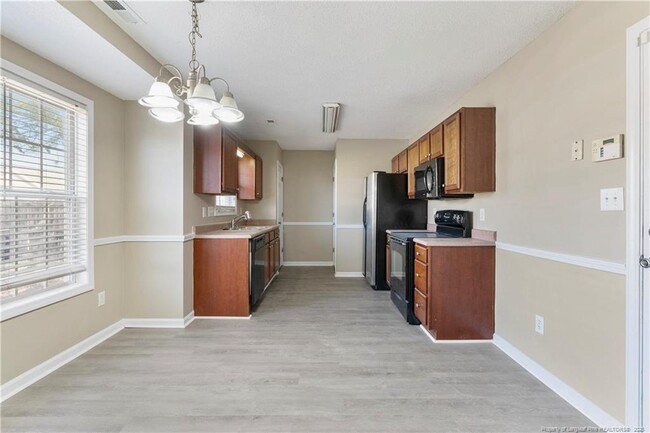 Building Photo - 1456 Middlesbrough Dr