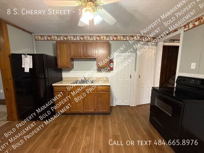 Building Photo - 8 S Cherry St