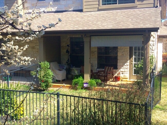 Building Photo - 1310 W Parmer Ln