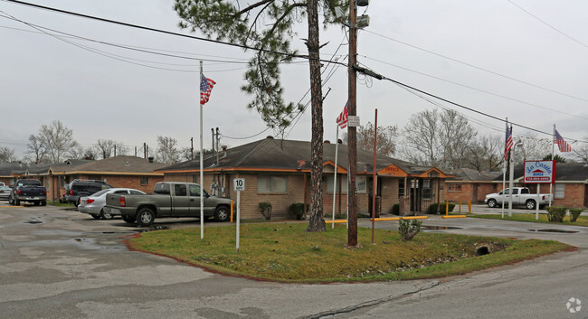 Primary Photo - Avenue Casitas Apartments