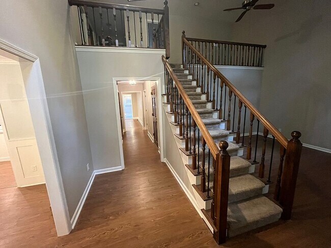 Building Photo - 509 Castlewood Trail