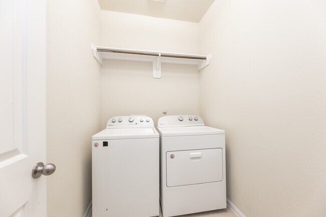 Building Photo - 24922 Scarlatti Cantata Dr
