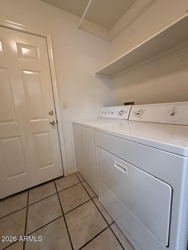 Building Photo - 5293 Cedar Springs Dr