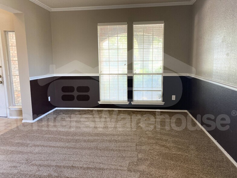 Building Photo - 1032 Sugarberry Ln