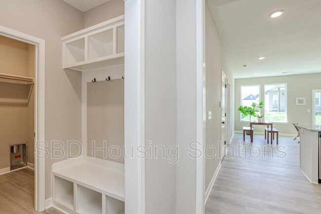 Building Photo - 27414 E Oak Vw Dr