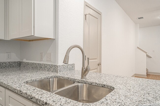 Building Photo - 10215 Tulipwood Run