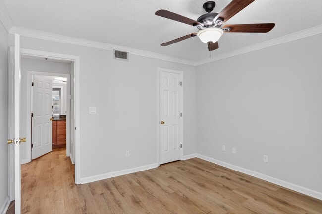 Building Photo - 534 Granville Ct