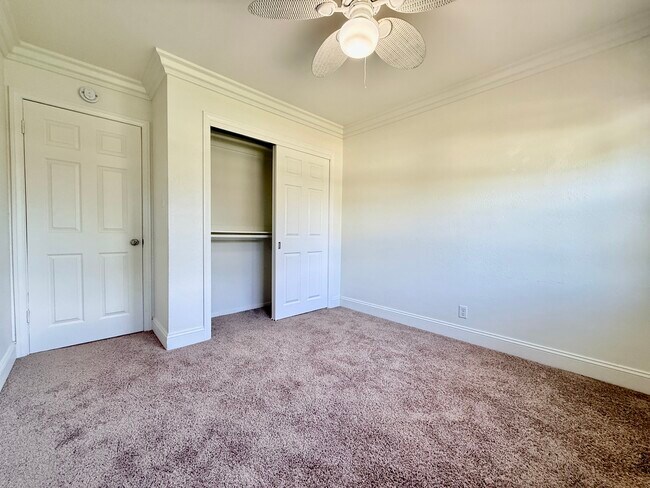 Building Photo - 4832 Maureen Ln