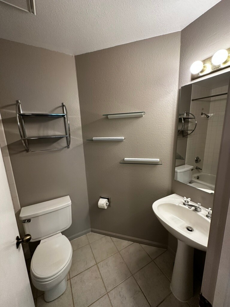 MASTER BATHROOM - 3260 47th St