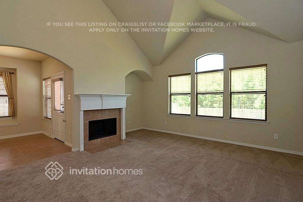 Building Photo - 2306 Siegen Dr