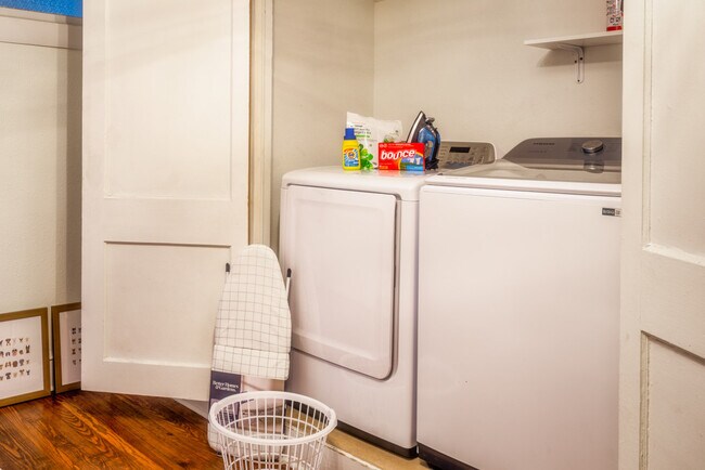 Building Photo - 715 Grandin Rd