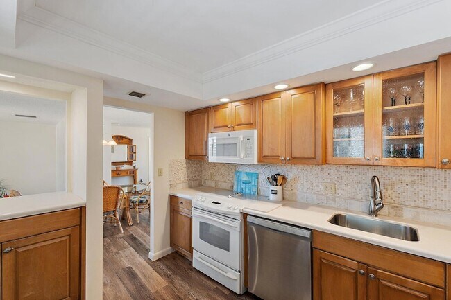 Building Photo - 300 Ocean Trail Way