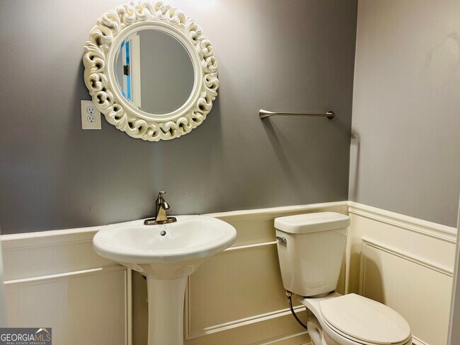 Building Photo - 3156 Parc Ct SW