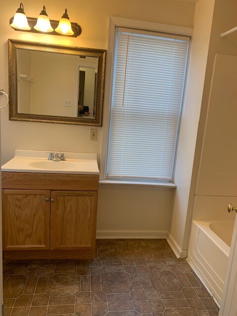 Building Photo - 36 W Simpson St