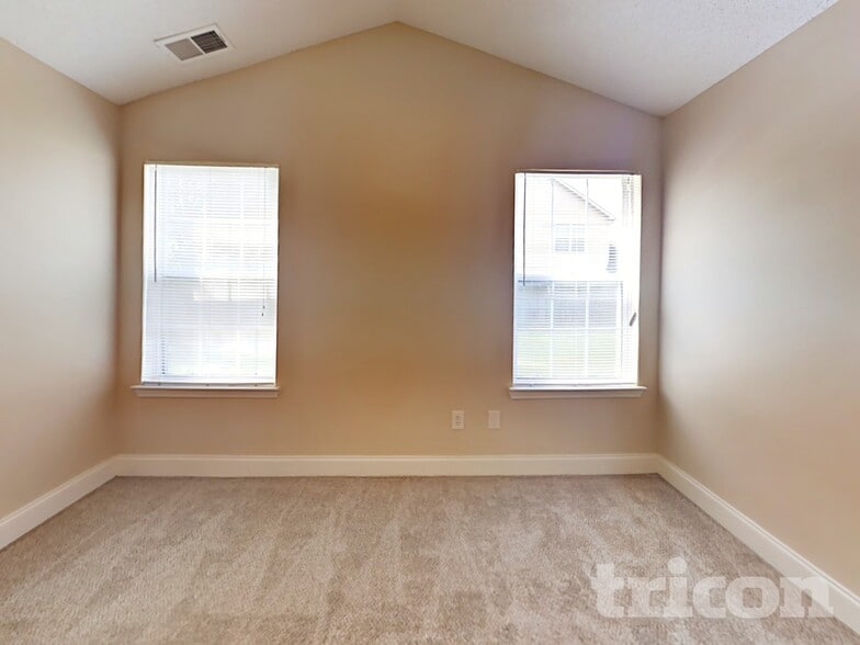 Building Photo - 3151 Peartree Dr