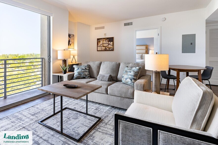 Primary Photo - 200 NE 1st Ave