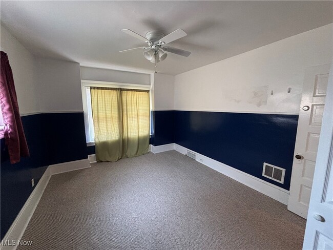 Building Photo - 1481 Robinwood Ave
