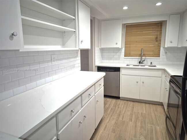 Building Photo - 1617 SE 15th St