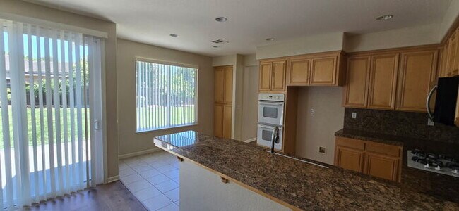 Building Photo - Tracy, Beautiful Home in Award Winning Jef...