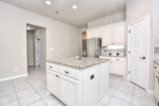 Building Photo - 109 Belford St