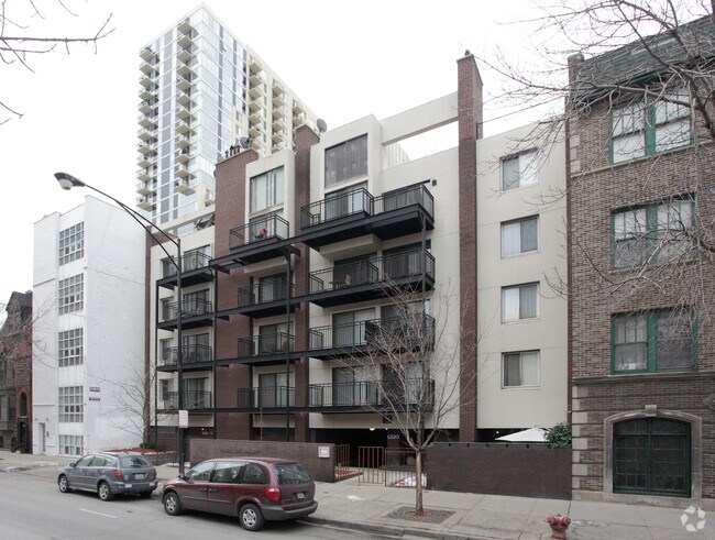 Primary Photo - 1220 N LaSalle St