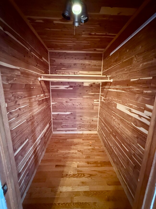 Building Photo - 723 Glendale Ave