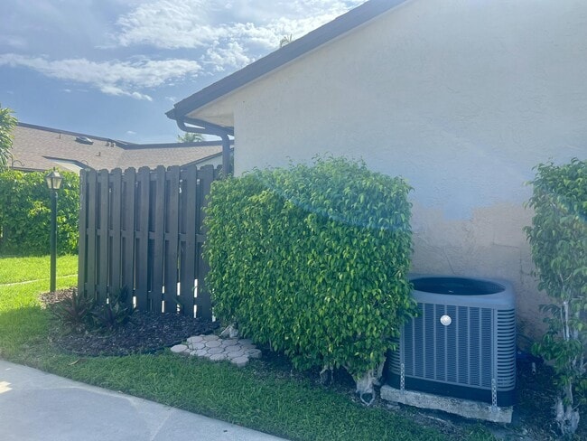Building Photo - 3104 Waterview Cir