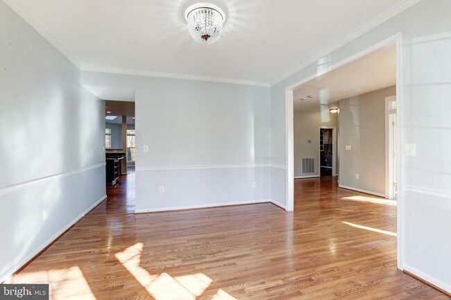 Building Photo - 43258 Meadowood Ct