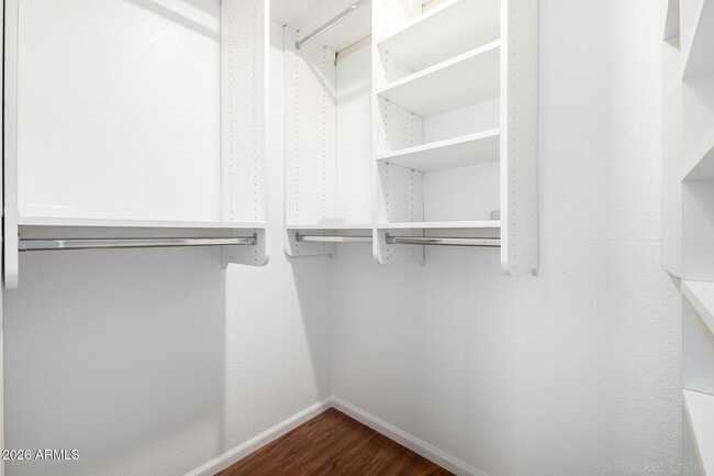 Building Photo - 9907 E Wood Dr