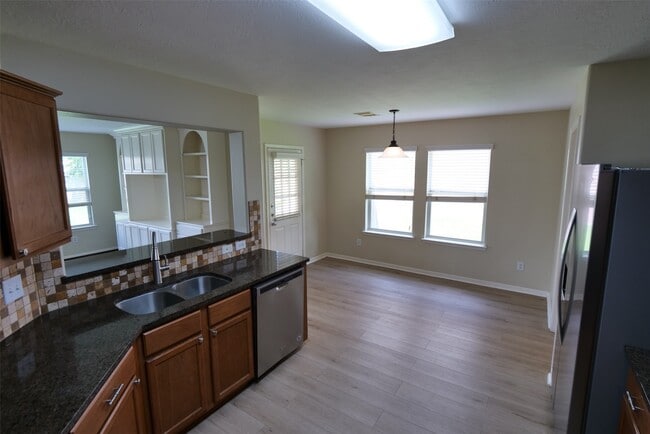Building Photo - 24731 Cobble Canyon Ln