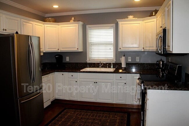 Building Photo - 3308 Junaluska Dr