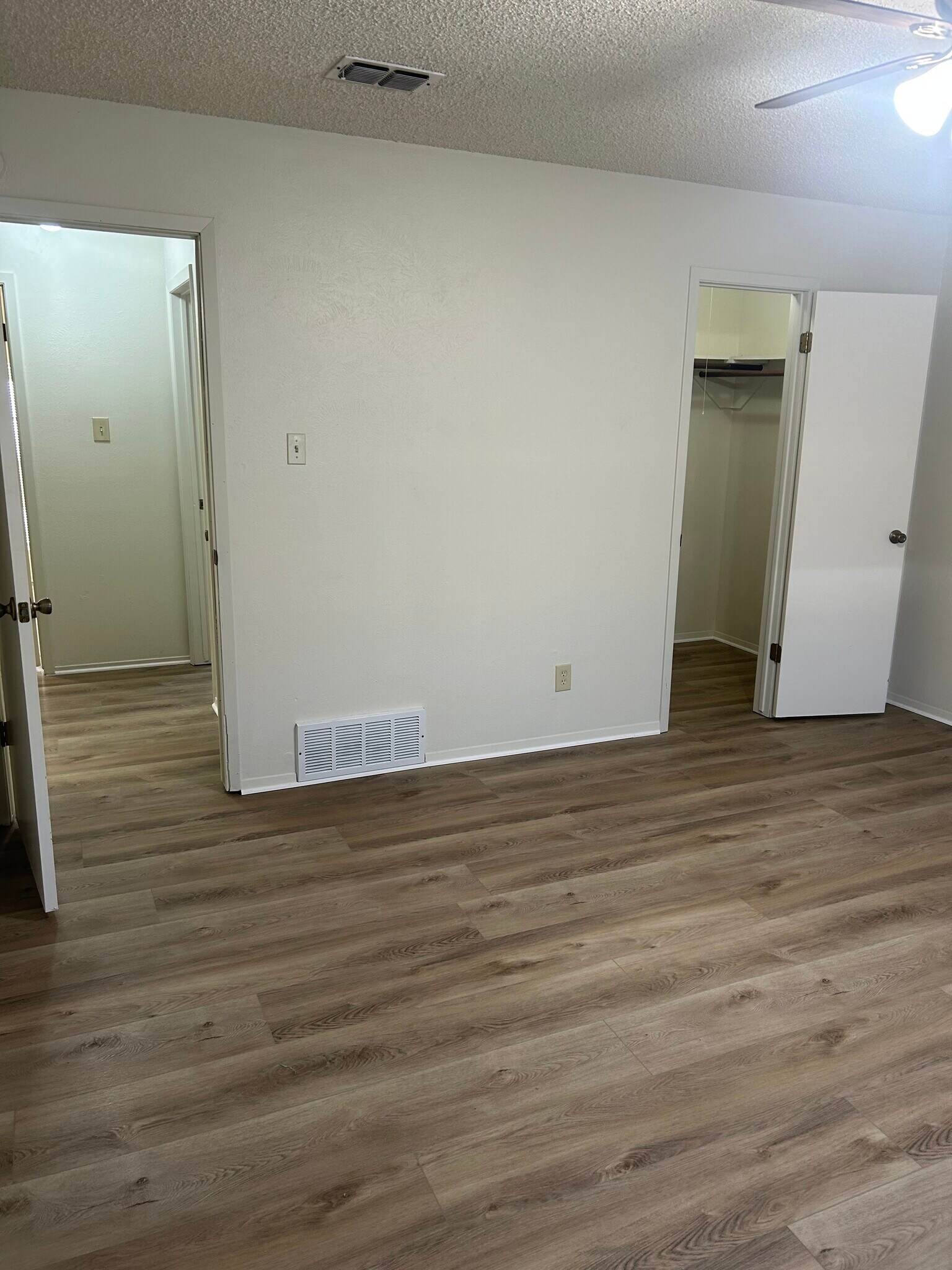 Building Photo - 420 Fox Dr