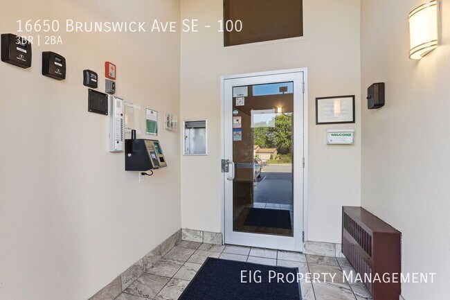 Building Photo - 16650 Brunswick Ave SE