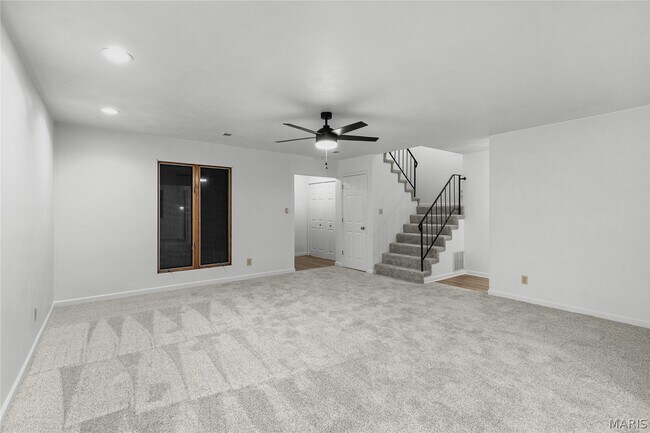 Building Photo - 307 Britanna Dr