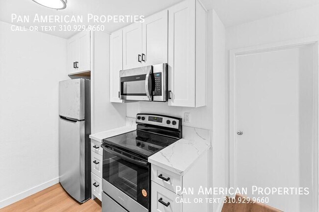 Building Photo - 876 Phillips St