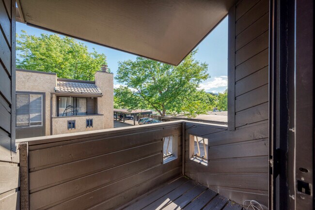 Building Photo - 2960 Shady Holw W