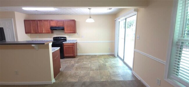 Building Photo - 465 Little Creek Rd SE